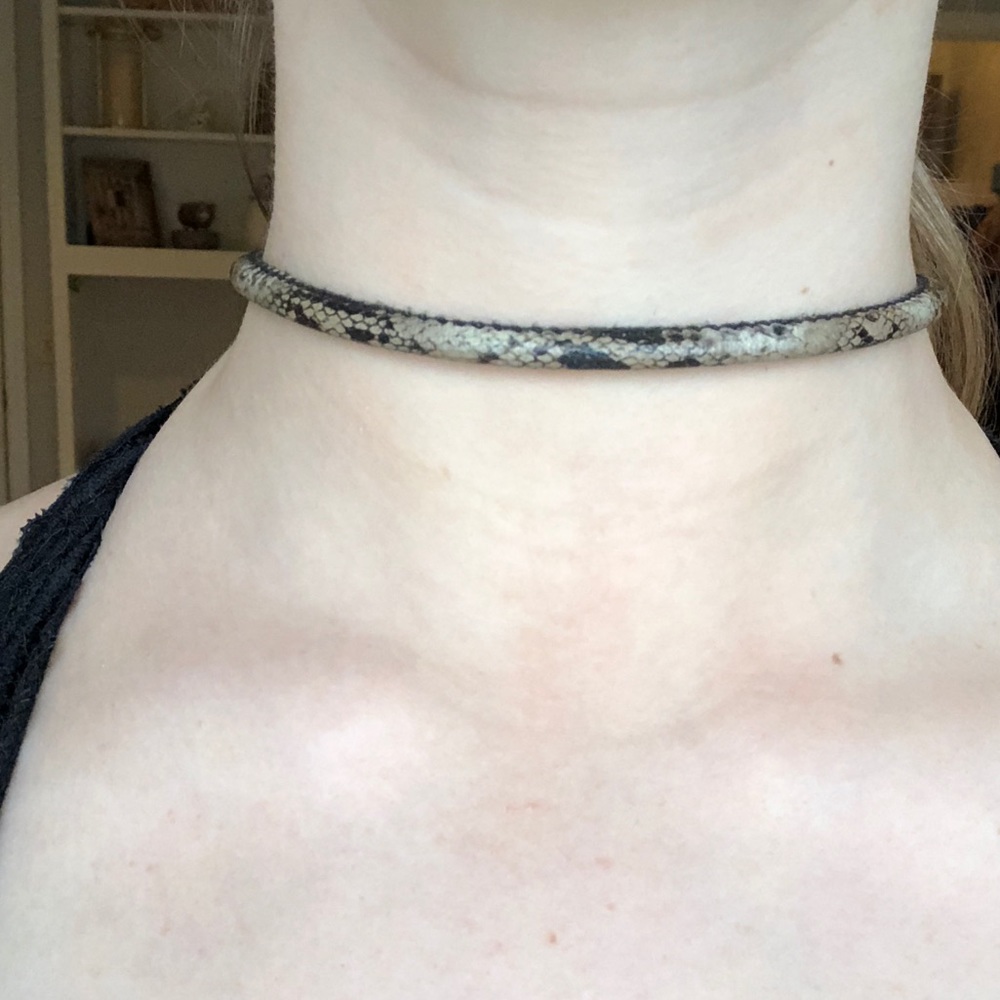 snakeprint choker